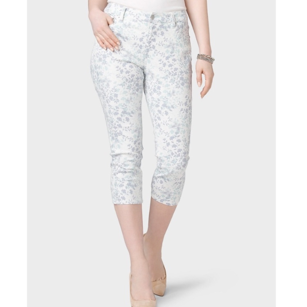 Signature Fit Floral Capri Jeans